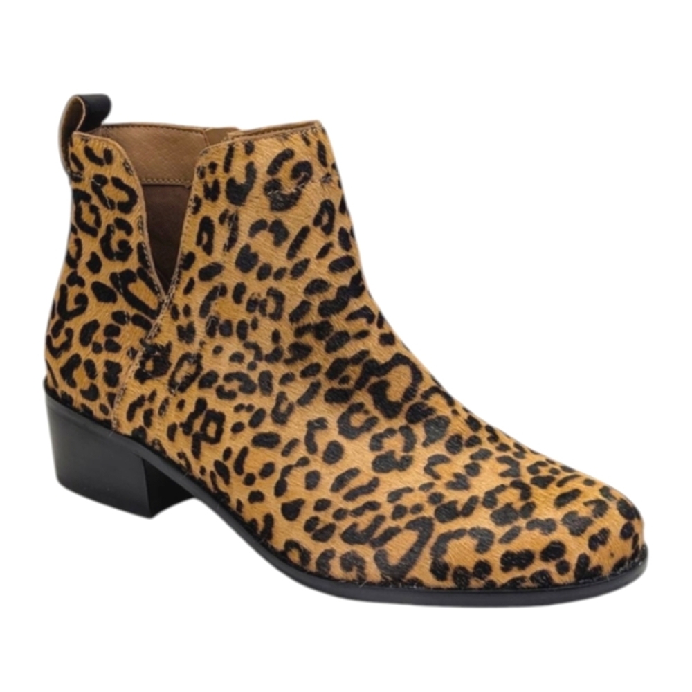 Vionic Clara Leopard Ankle Boots EUC $170 Size 7     S3764